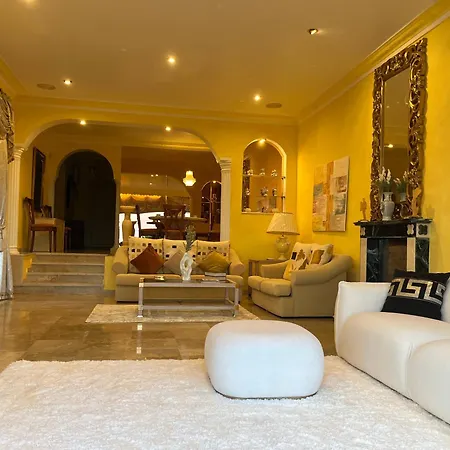 Luxurious 6 Min From With Sea Views *